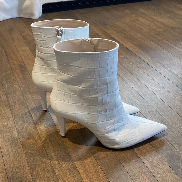 NWOT Leather Embossed Zara Bootie - Picture 6 of 10